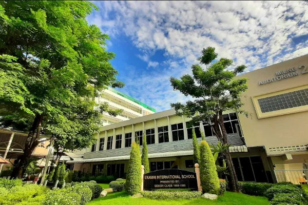 Ekamai International School exterior