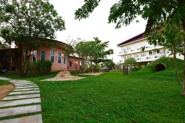 Tripat Waldorf School exterior